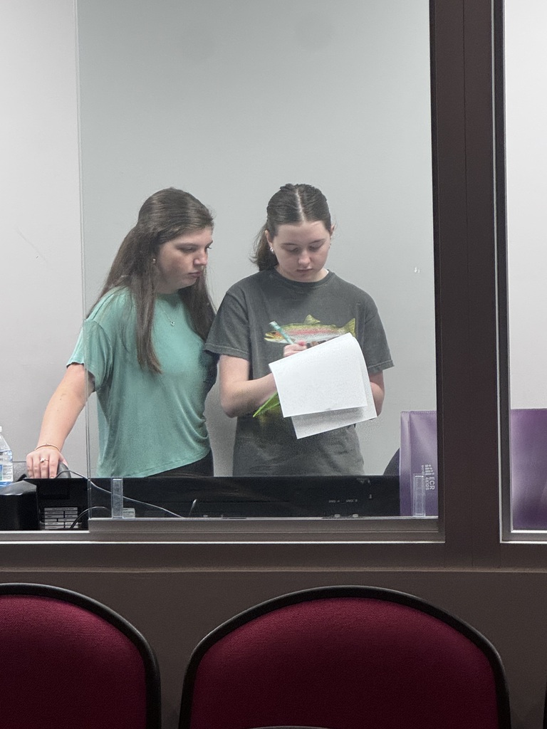 Ms. Whitney Hall’s Theatre I students took part in a theatre scavenger hunt, exploring the auditorium while learning about the equipment, spaces, and resources they’ll use when working on productions throughout the year. Another great example of our Warriors putting learning into action! 🎬🎭❤️🤍