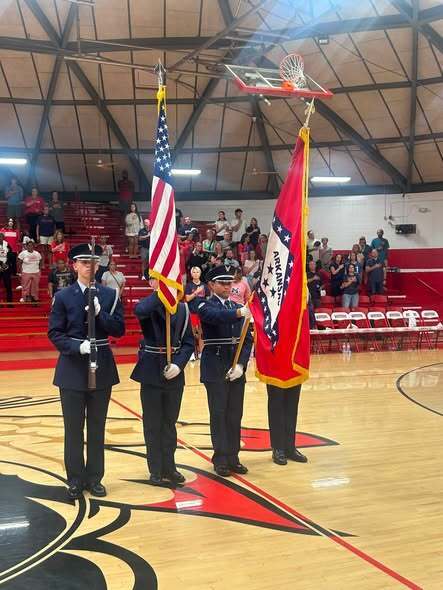 A group of our WHS AFJROTC cadets had the honor of presenting the Colors for the Varsity Volleyball gamelast night. Thank you to these cadets for representing Westside with pride! Commander: Matthew Sellers Arkansas Flag: Carson Cato Lead Rifle: Brayden Wallace Trail Rifle: Ta’Shawn Crays Great job, cadets! ❤️🤍