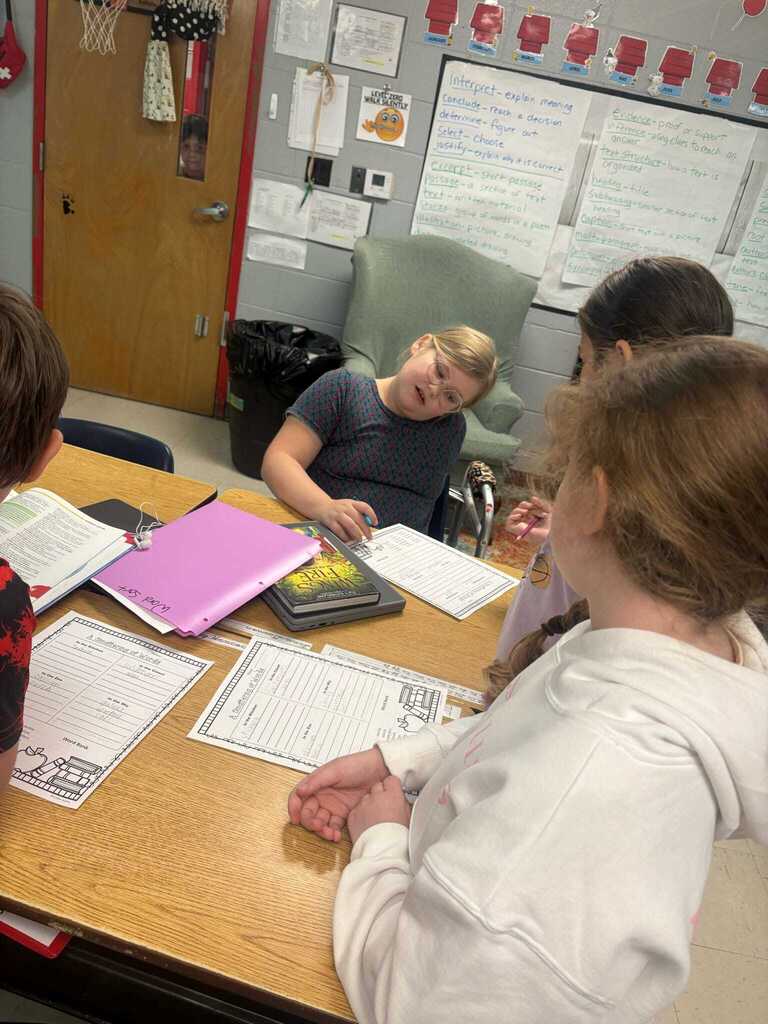 Ms. Shannon Cox’s fourth graders are working in station groups to review previously taught skills, including alphabetical order and category word sorts.  Students are collaborating with their classmates and taking ownership of their learning by checking their own work with an answer key. What a great way to build both skills and independence! ❤️🤍