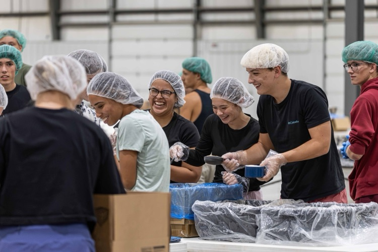 Cheyenne Diaz Audri Martin Kaleb Iddings Jasmine Litton at Feed My Starving Children 2025
