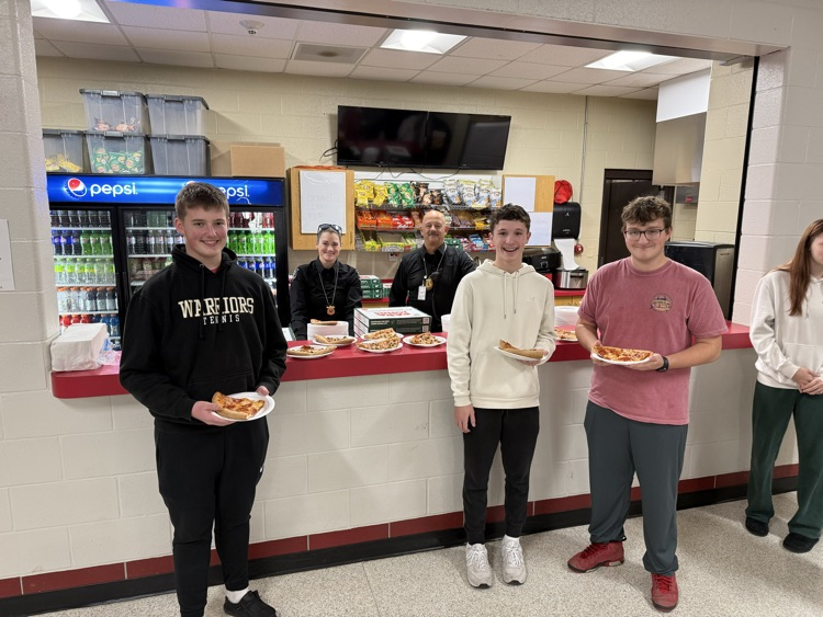 High honor roll students getting pizza