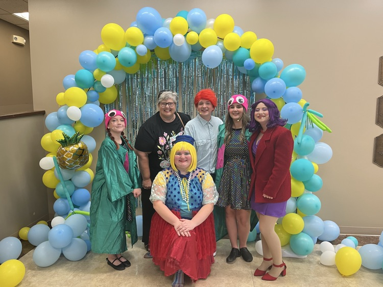 Carson, Mina, Lidia, Alyssa and Liza