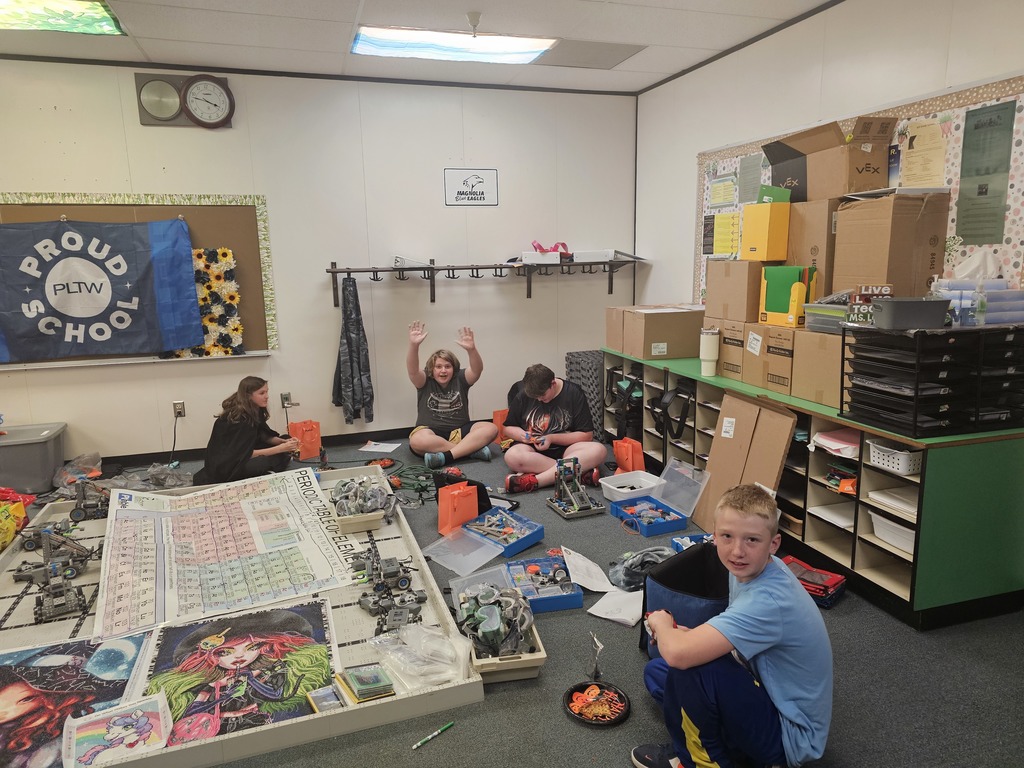 On October 29th, the New Martinsville School Robotics Teams celebrated the Halloween spirit by having a party. Thanks to the generosity and support of our parents the students had a great time. The students worked on their robots, watched a spooky movie and ate great treats. This activity really helped energize them and prepare them for the great season ahead. HAPPY HALLOWEEN!