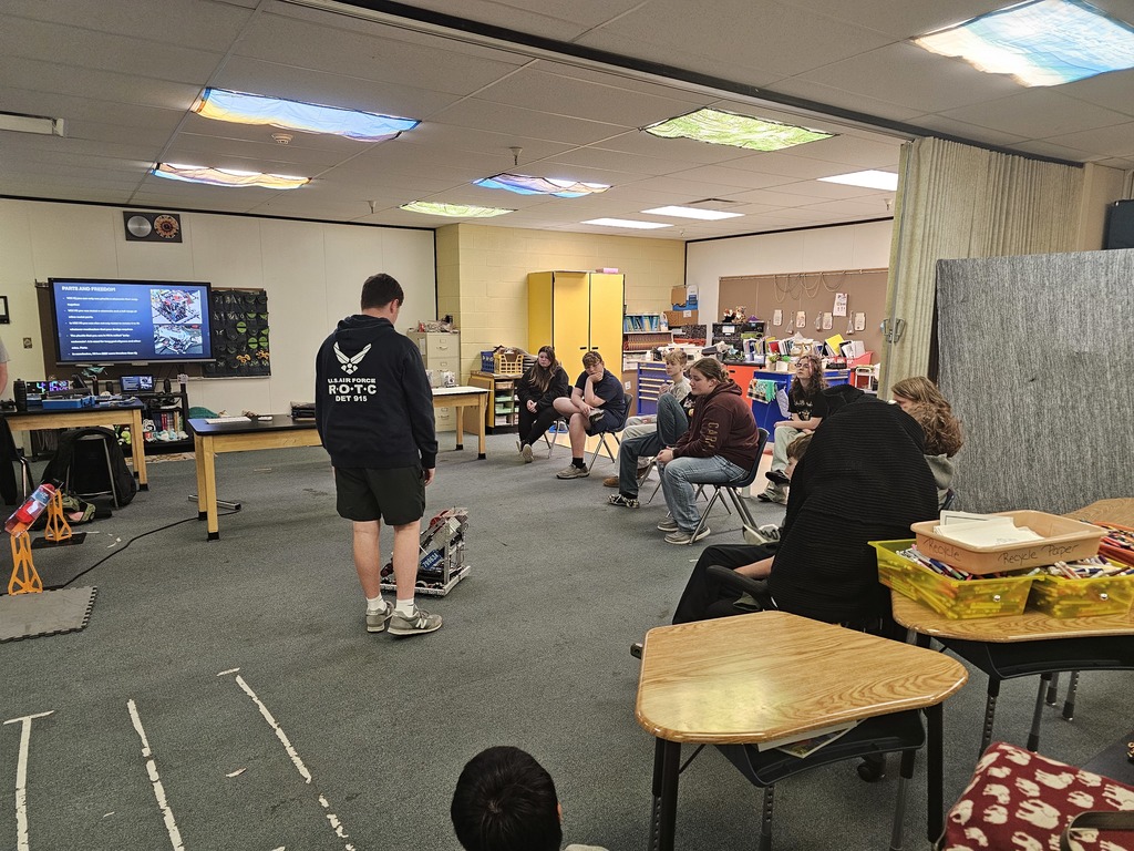On May 5th, Mr. Yoho and Mr. Trimmer brought their VEX V5 team to New Martinsville School to meet with the New Martinsville Competitive Robotics teams. The high school students discussed the V5 robots and game with the middle schoolers. The New Martinsville student got a chance to see the V5 parts and drive the robot