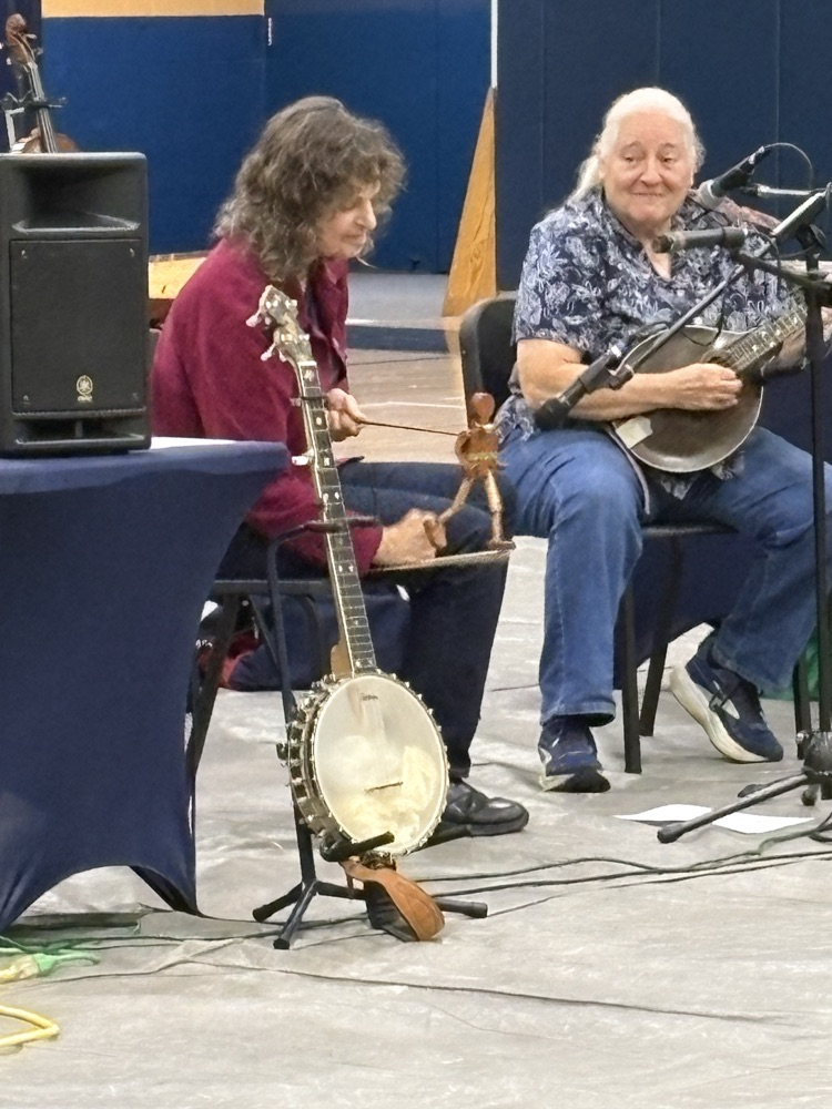duo playing instruments 