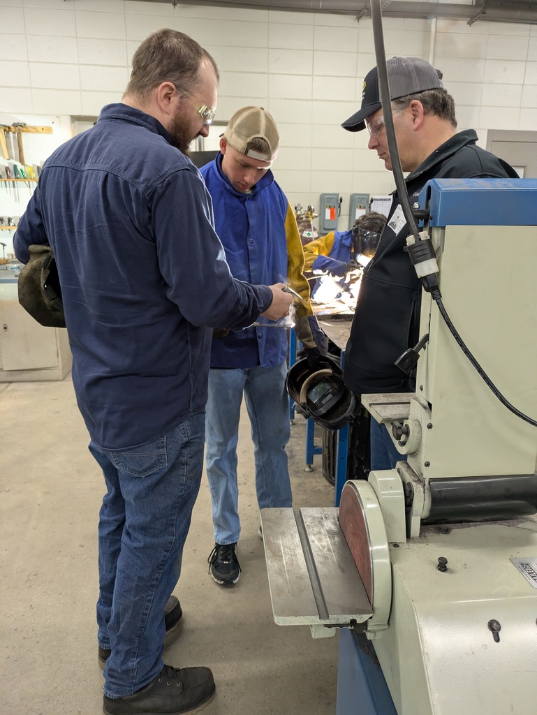 Special visitors in Welding Class