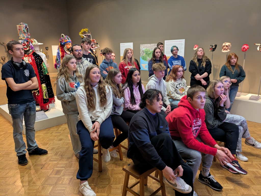Students are engaged while learning from an expert at Paine Arts and Gardens Center