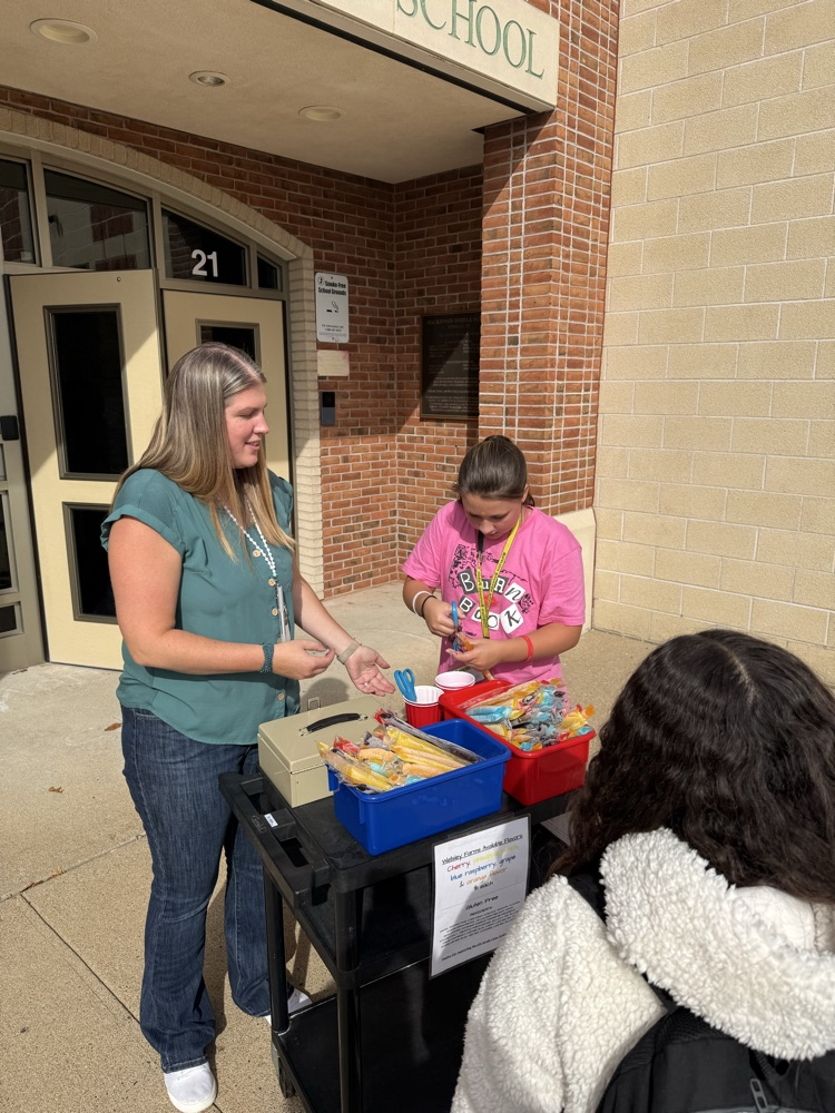 people selling ice pops