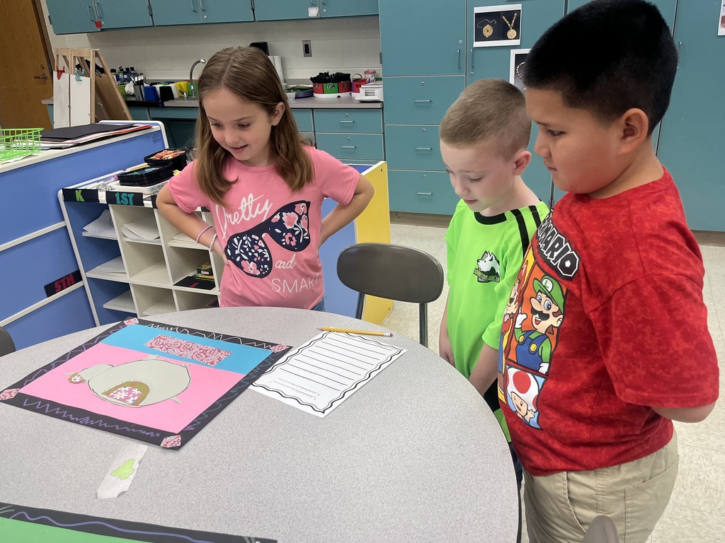 Students doing artwork