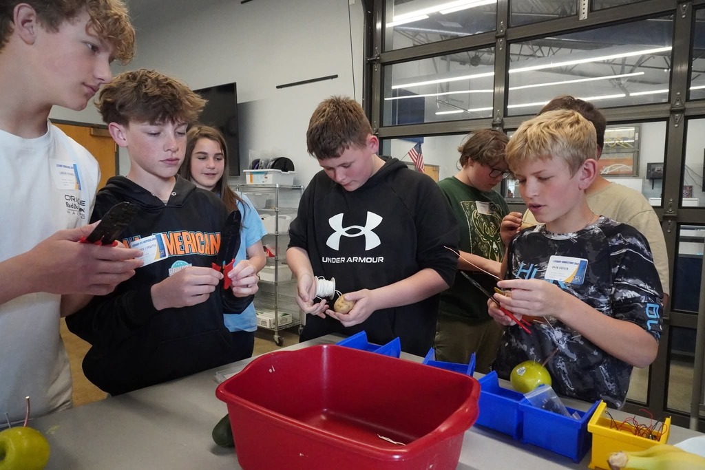 electricity lab with Mrs.