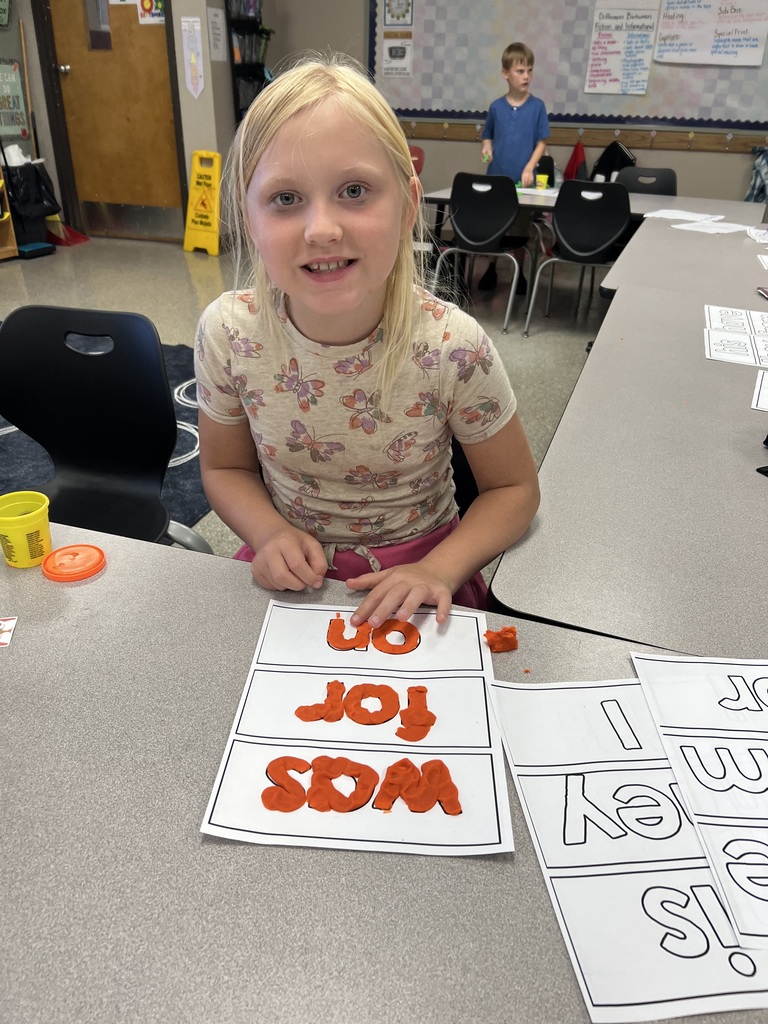 📚✨ WCC Bear Necessities After School Program ✨📚 Mrs. Slane’s 🐻 2nd graders are working hard and having FUN while learning to read and spell words! 📝💡 Using multi-sensory activities – tapping, clapping, writing, and saying their words out loud – our students are staying engaged and excited about growing their reading skills. 🎯🔤 We love watching them learn through hands-on experiences that make reading and spelling come alive! 🌟🙌 #WCCBears #BearNecessities #AfterSchoolFun #2ndGradeReaders #LearningIsFun #HandsOnLearning #FutureLeaders