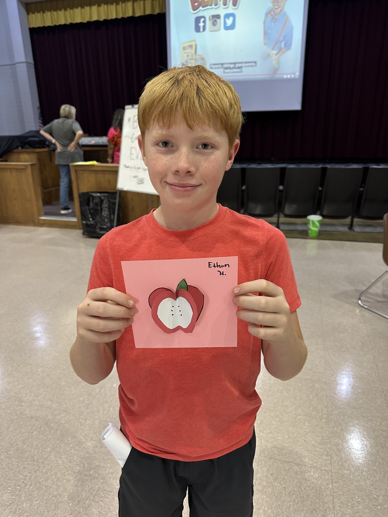 🍎✨ Bear Necessities September Apple Theme Day! ✨🍎 Our students had an amazing time celebrating all things APPLES during our September Theme Day! 🍏🍎 From hands-on science experiments to creative art projects, apple-themed reading, math challenges, and even social studies connections, our Bears were busy learning in fun and engaging ways across every subject. 📚🔬➗🎨🌎 We are so proud of the excitement and teamwork our students showed while exploring new skills and knowledge through this month’s theme. 🍂🐻❤️ #WCCBears #BearNecessities #AppleThemeDay #HandsOnLearning #FunWithApples