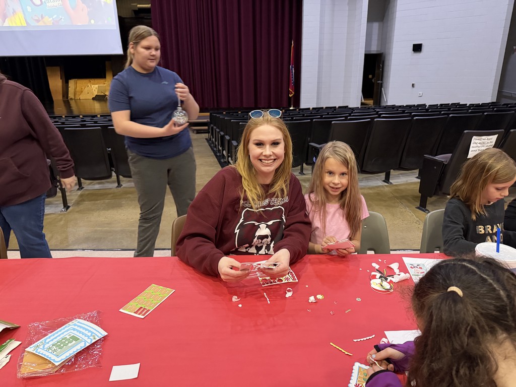 🎄❤️ Bear Necessities After-School Program | Parental Involvement Night ❤️🎄 We loved welcoming our Bear families for a special Parental Involvement Night filled with Christmas cheer, creativity, and connection! Families enjoyed creating Christmas ornaments together, listening to music, and sharing the love of reading and learning through engaging activities with parents and children learning side-by-side. Watching our students develop a love for learning while spending meaningful time with their families is what Bear Necessities is all about. Thank you to our amazing parents and students for making this night so special. 🐻🎄 #BearNecessities #FamilyEngagement #LoveOfLearning #ReadingTogether #LearningTogether #MakingMemories