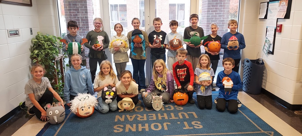 4th graders and pumpkin