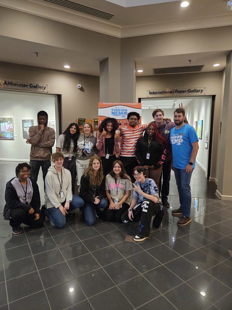 Mr. Lewis's theater class visited the Arts & Science Center for Southeast Arkansas to watch Finding Nemo Jr.