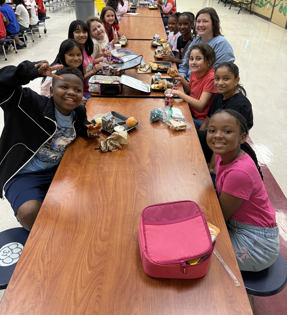 Students eating lunch with Mrs.Drye