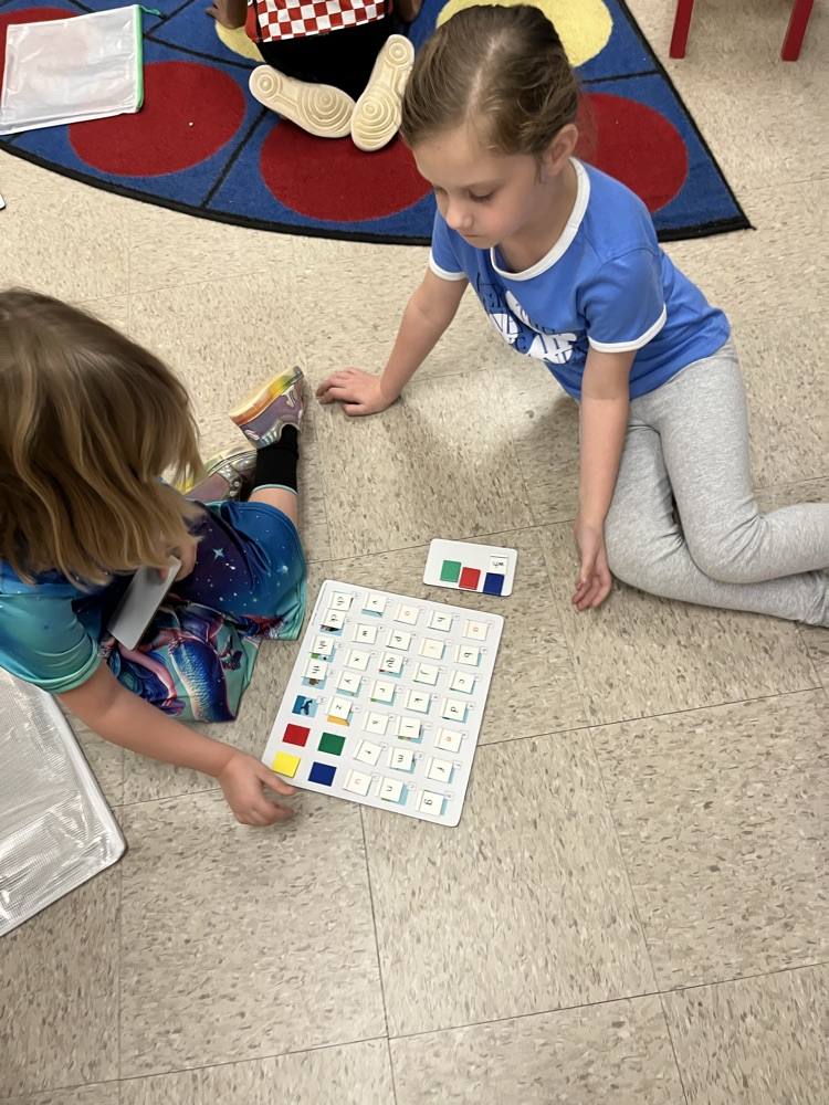 Mrs. Howard’s class builds words with digraphs ch and wh.