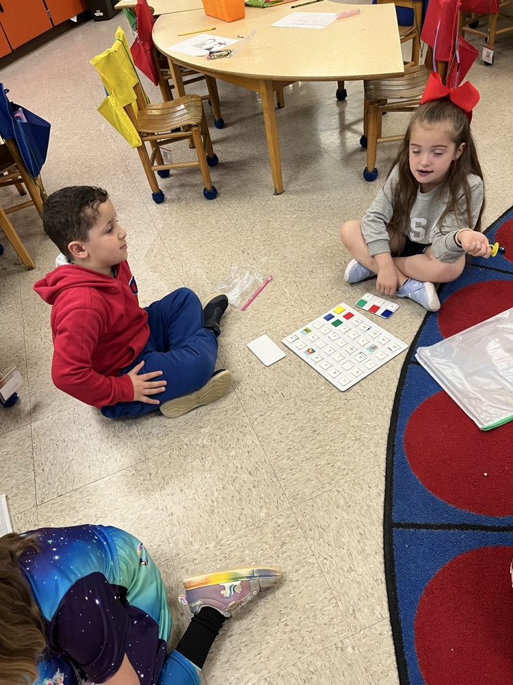 Mrs. Howard’s class builds words with digraphs ch and wh.