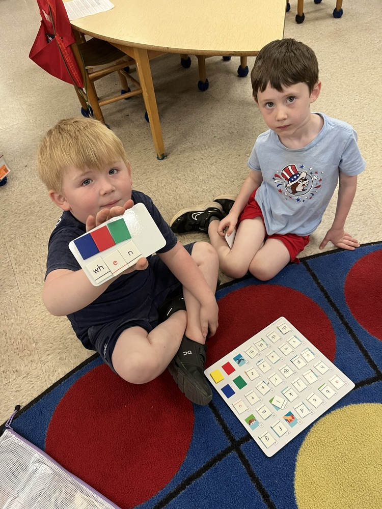 Mrs. Howard’s class builds words with digraphs ch and wh.