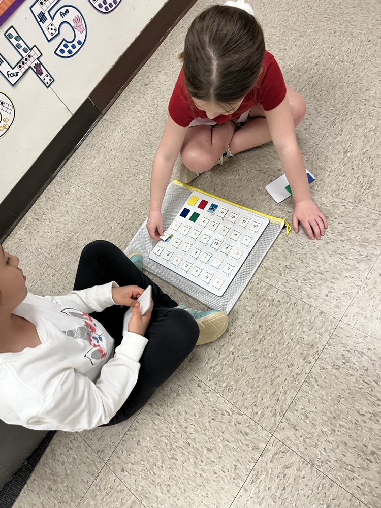Mrs. Howard’s class builds words with digraphs ch and wh.