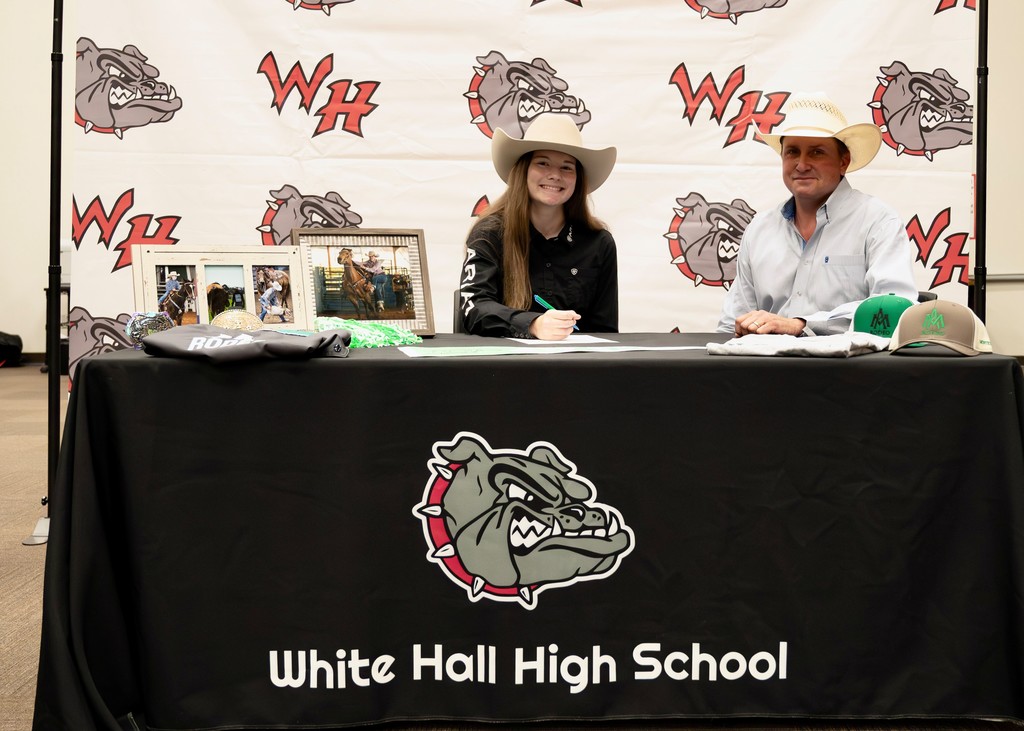 Landrie Kizer recently signed her letter of intent to join the UAM Rodeo Team.