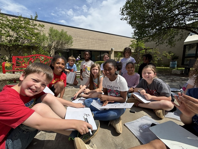 Mrs. Hulse’s second grade class was enjoying the sunshine today as they practiced their spelling words and math skills in the courtyard. ☀️