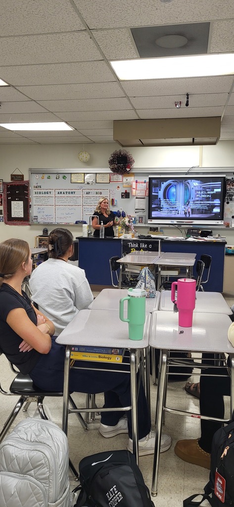 Mrs. Henslee's classes welcomed Mallory Noggle with Arkansas Energy Rocks. 