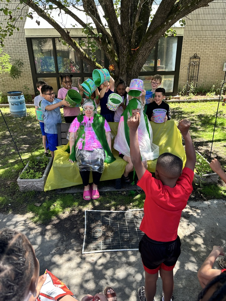 lea and McDaniel getting slimed 