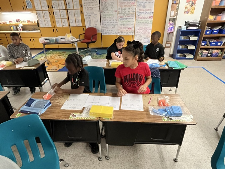 Teamwork: Subtraction with regrouping 
