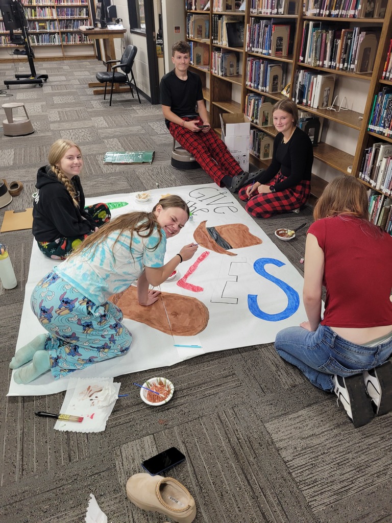 homecoming decorating