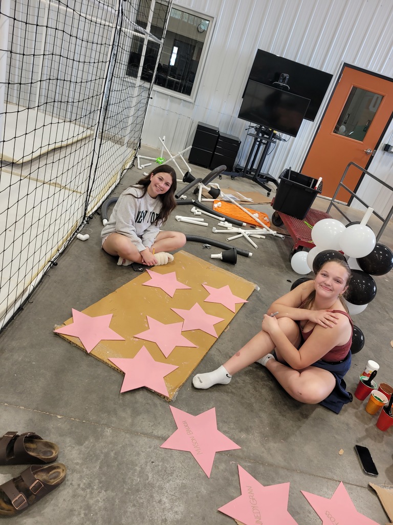 homecoming decorating