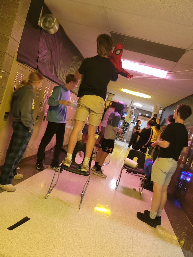 homecoming decorating