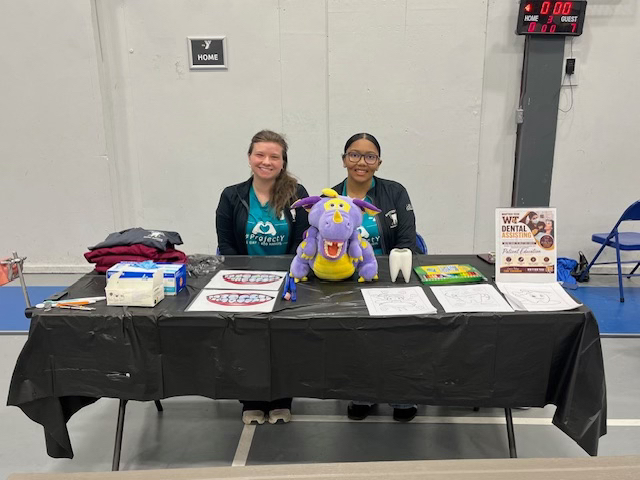 Students Volunteering