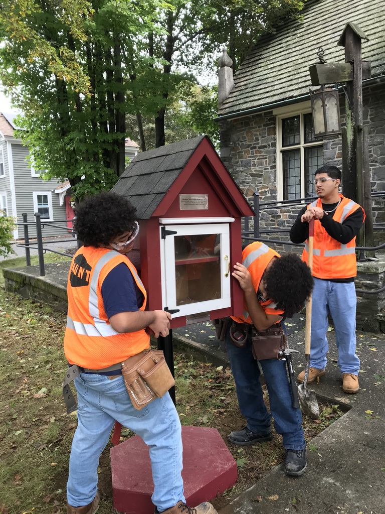 A new Little Library has found its home in Merrimac! 📚 Whittier Tech Carpentry students recently installed the Little Library in front of the Merrimac Museum at 62 West Main Street. After the installation, students had the opportunity to tour the museum and learn more about the town’s history. “It was cool seeing all of the town’s history,” shared Mr. Sandlin’s Carpentry class. Great work bringing this project into the community! #WeAreWhittierTech #CareerAndTechnicalEducation #WorkforceOfTomorrow