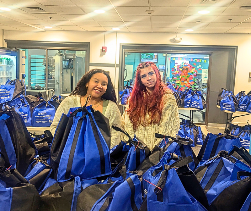 Students volunteering