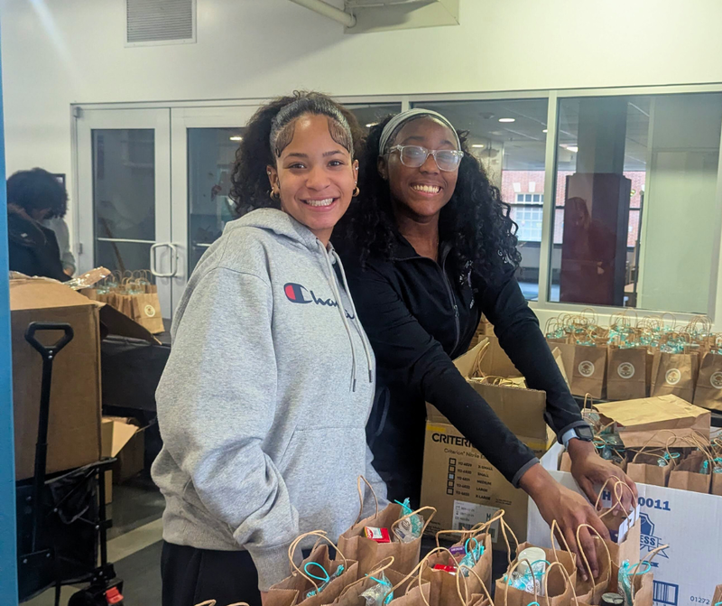 Students volunteering