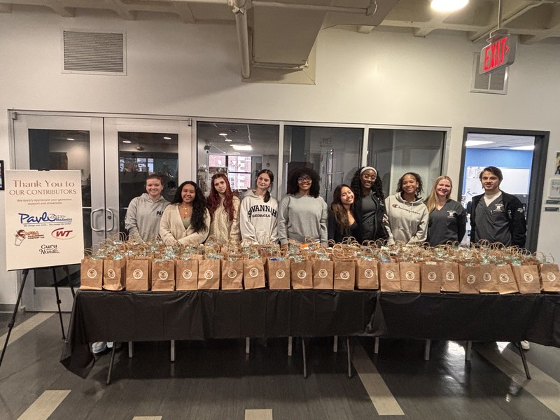 Students volunteering