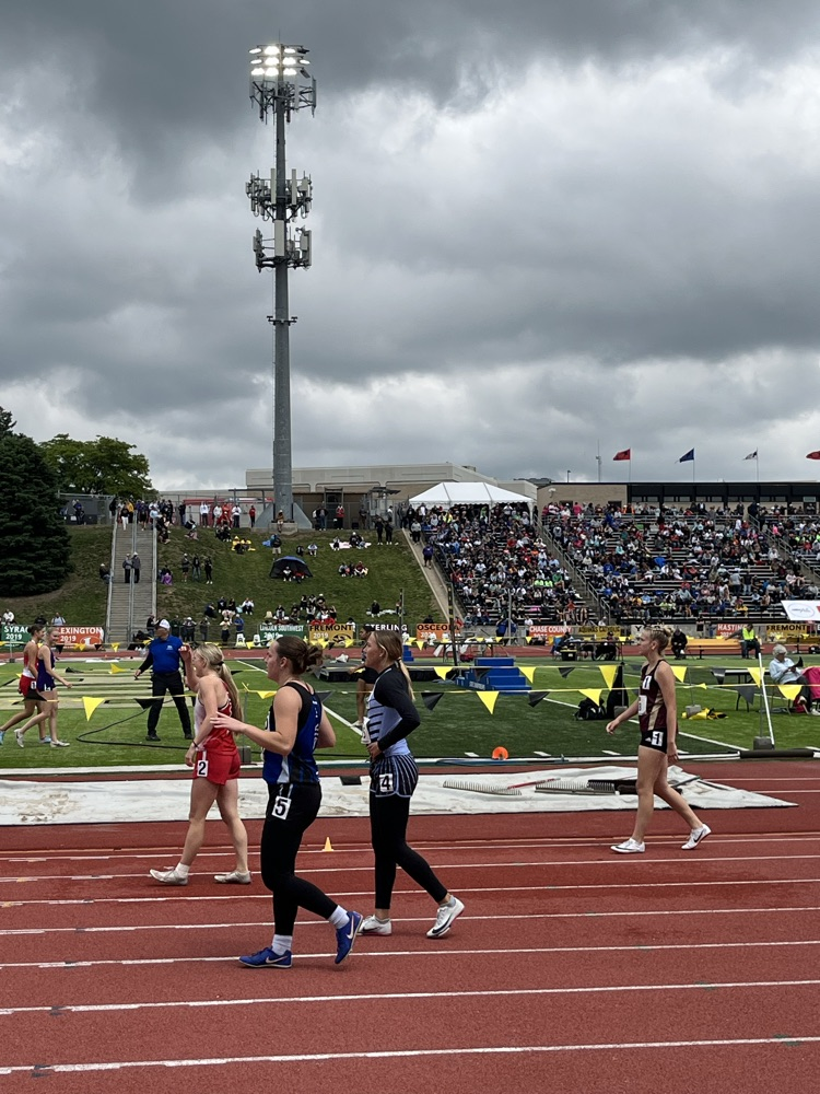 Camryn Bunger on to the 100m hurdle finals