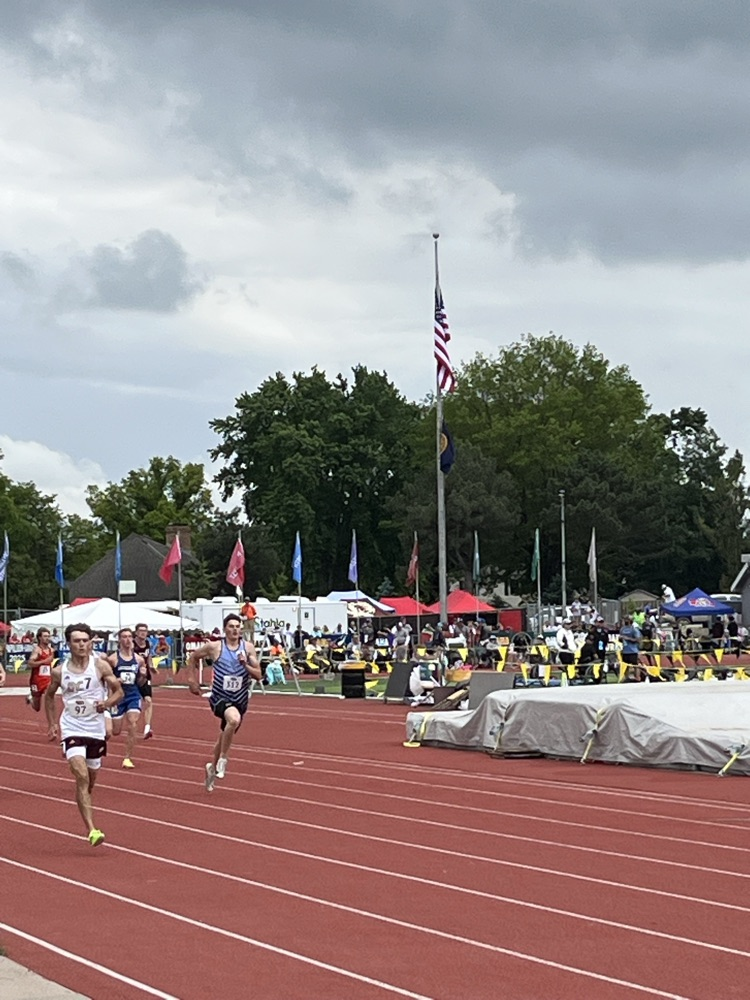 Thomas running the 400m