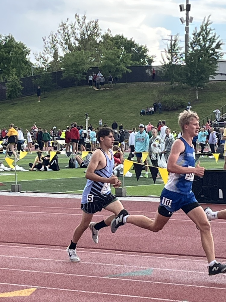 Alex Klatt-Terabelian running the 3200