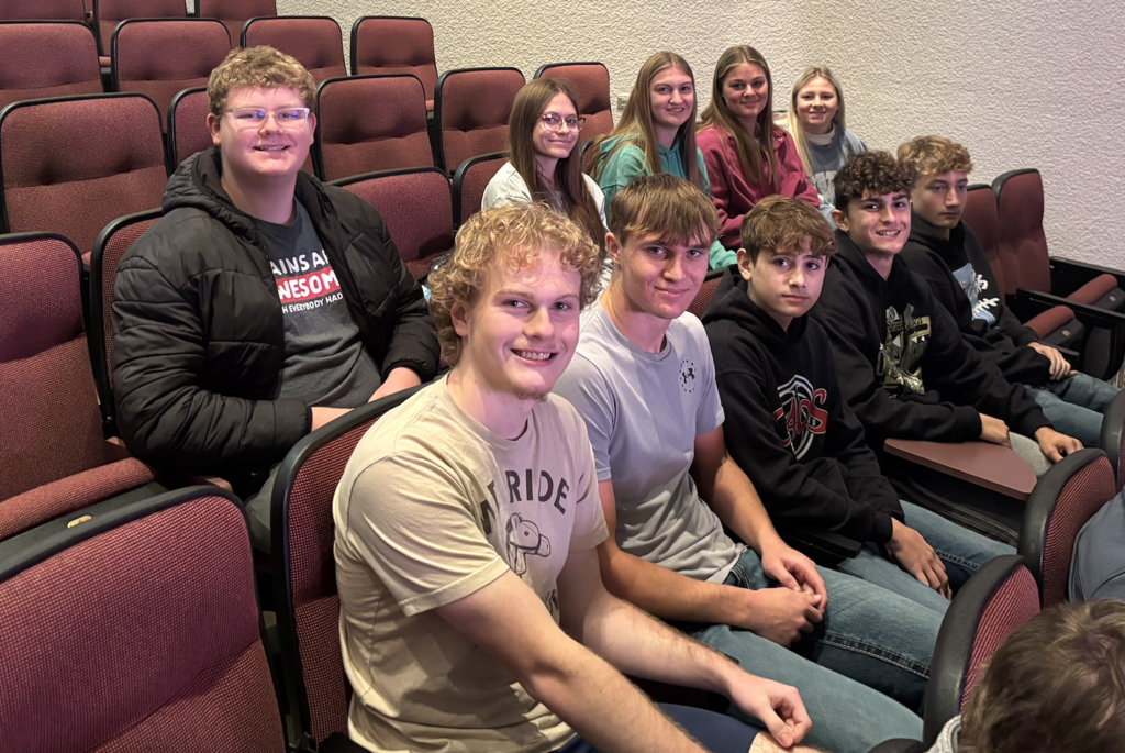 Taylor, Alex, Jadon, Kinley, Elin, Allegra, Keegan, Kaden, Stetson, Rylan waiting for the show to start