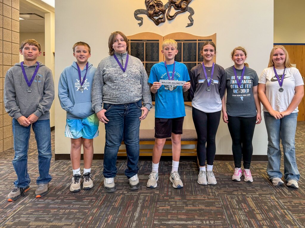Junior High quiz bowl members placed 2nd at the Holdrege Invite.
