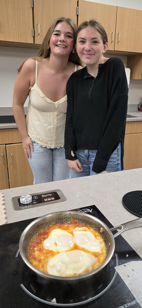 Foods 1 makes Shakshuka