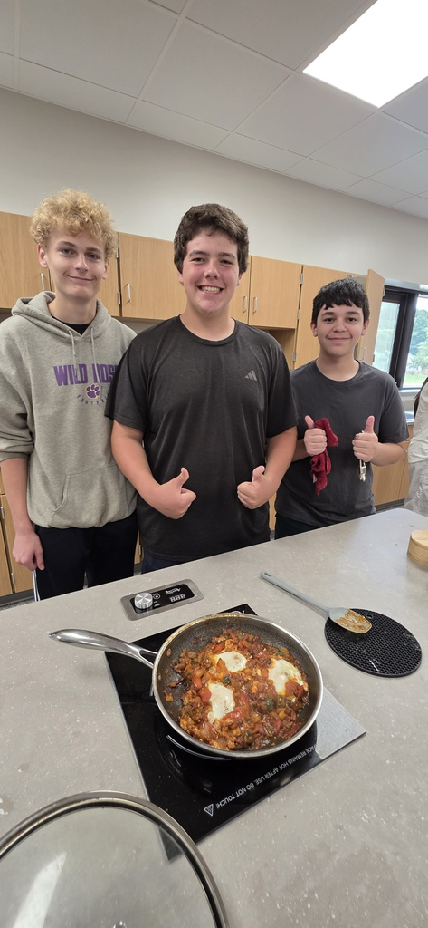 Foods 1 makes Shakshuka