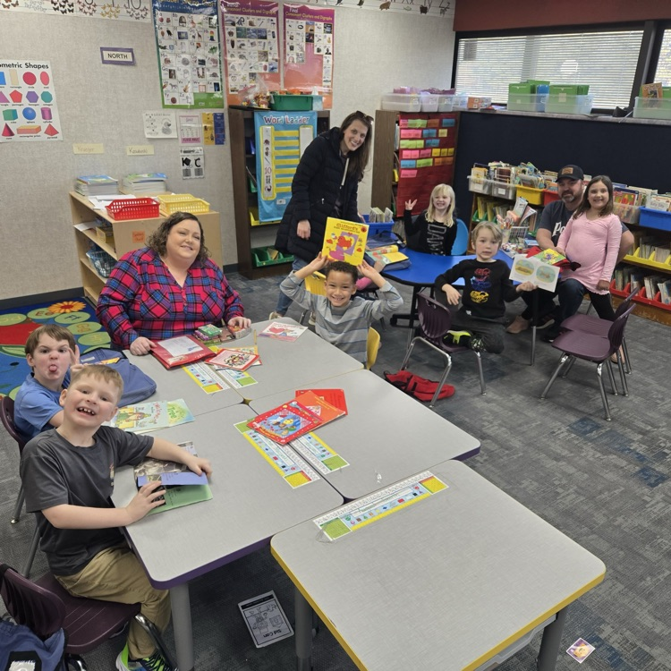 s play games with students at WRE Family Game Day