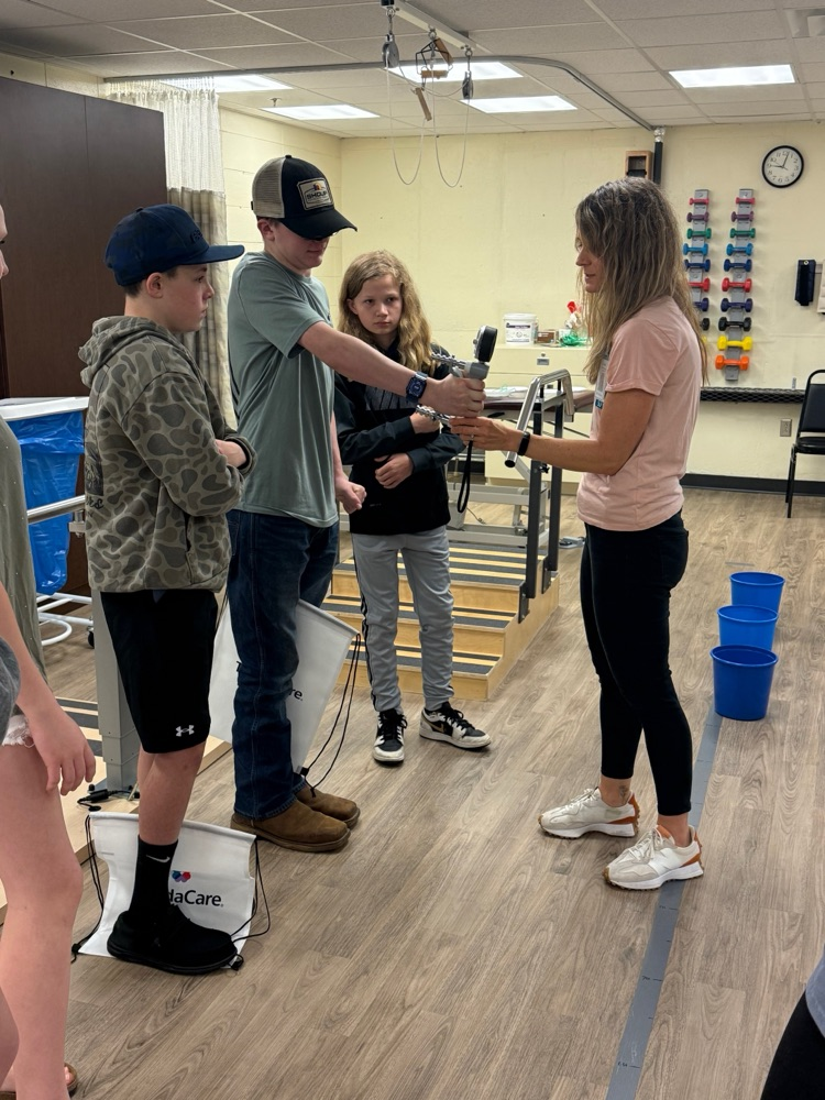 seventh graders visit ThedaCare 