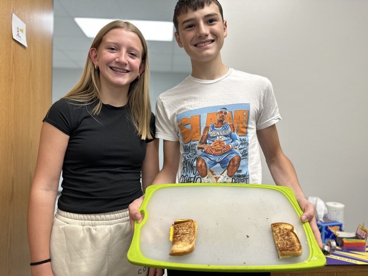 8th graders present grilled cheese made in culinary class