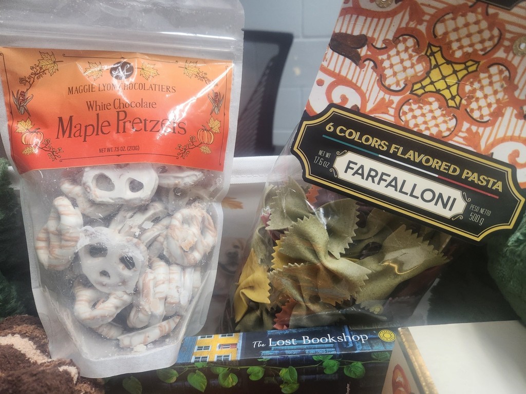 Tickets will be available to purchase at the Homecoming Volleyball/Football Games for this Fall Festive Gift Basket. Tickets will be $5 for one ticket or $20 for six tickets. Tickets will also be available to purchase at the Elementary Fall Family Night on September 25th. Drawing will take place at the end of the family night event. You do not have to be present to win. If you cannot make either event and would like to purchase tickets, please reach out to Mr. Eikenberg and we can get you set up. 