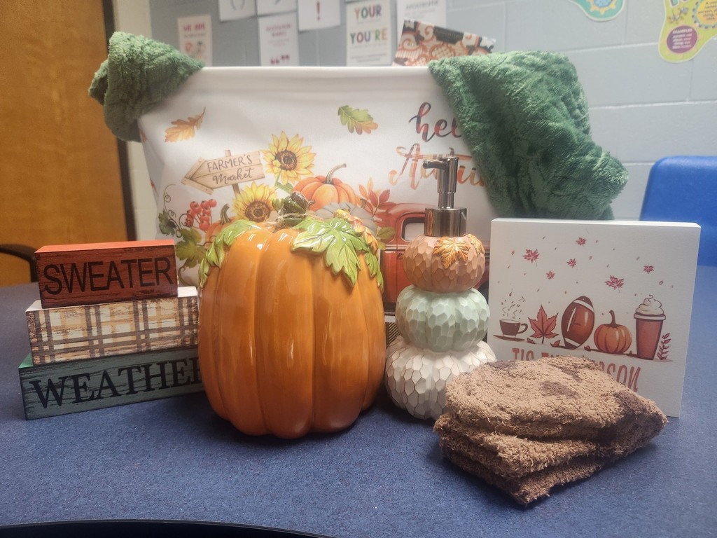 Please plan to join us tomorrow, Thursday, September 25th from 6:00-7:00pm in the game gym for our Fall Family Night. There will be a variety of games and activities for families to participate in, there will be tickets available for purchase for a Fall Gift Basket and the drawing will take place at the conclusion of the event, and the Secondary Student Council will have a Super Nacho meal available.  Hope to see everyone Thursday!