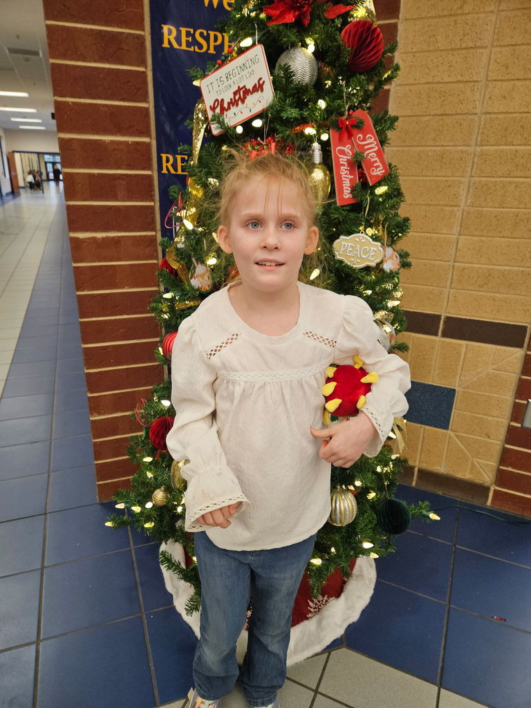 Today’s Christmas spirit theme was Holiday Hustle — comfy, cozy, and full of festive vibes! Students and staff rocked their sweats, joggers, and comfy fits while staying busy spreading holiday cheer and learning all day long. 💪🎅